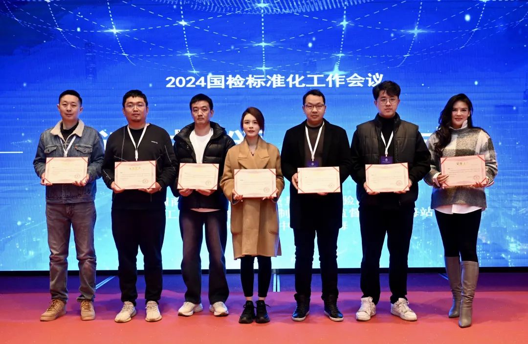 1706840833158271.jpg 4.jpg